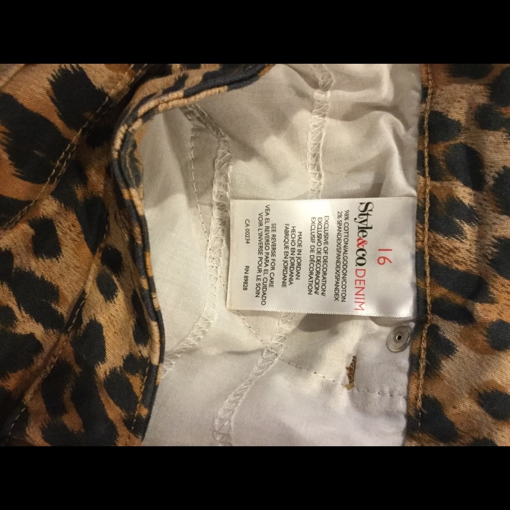 Leopard print skinny jeans